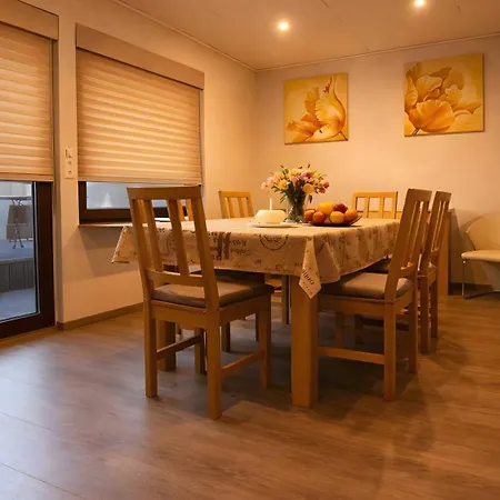 Fuer 4 Personen 110 M² بيت للعطل